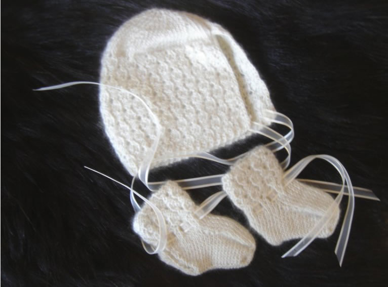 Chantilly's Lace Bonnet & Booties